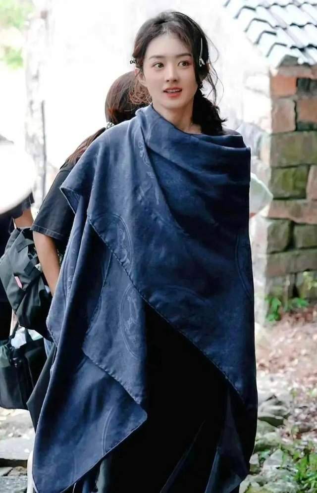 杨幂和赵丽颖撞上中式风一个清冷一个温婉气质差别一目了然
